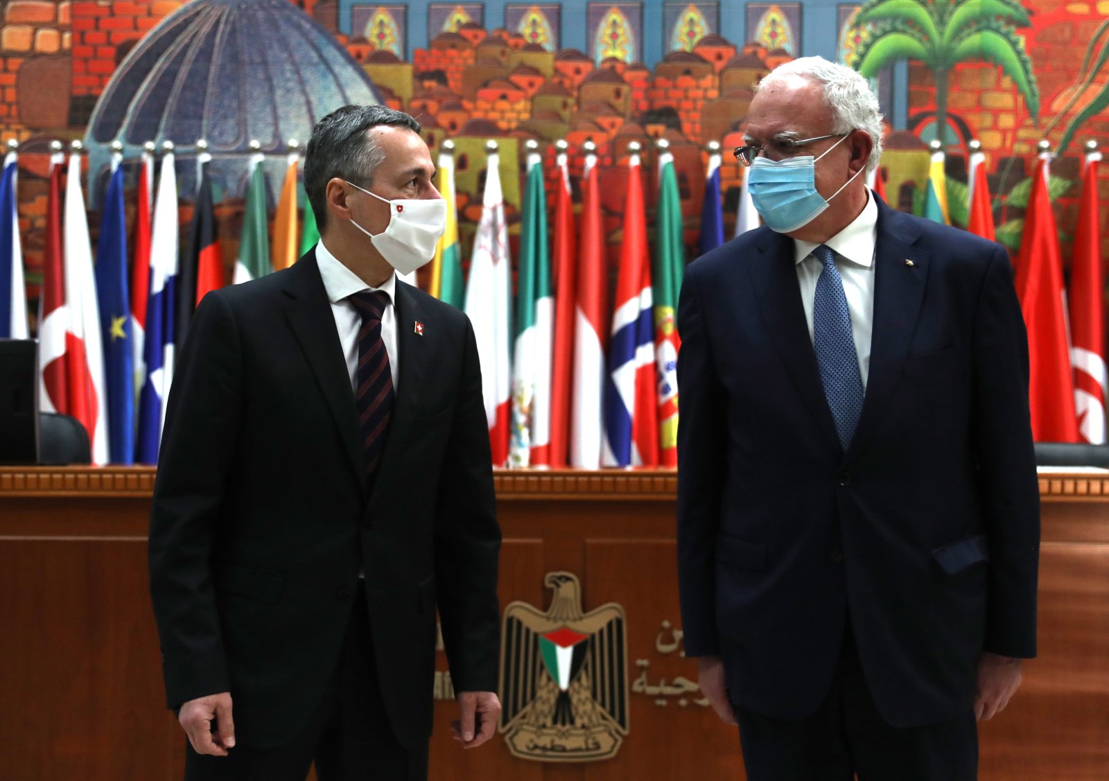 Bundesrat Ignazio Cassis mit dem Aussenminister der Palästinensergebiete Riyad Al-Maliki bei einem Besuch in Ramallah 2020 (Bild: Keystone)