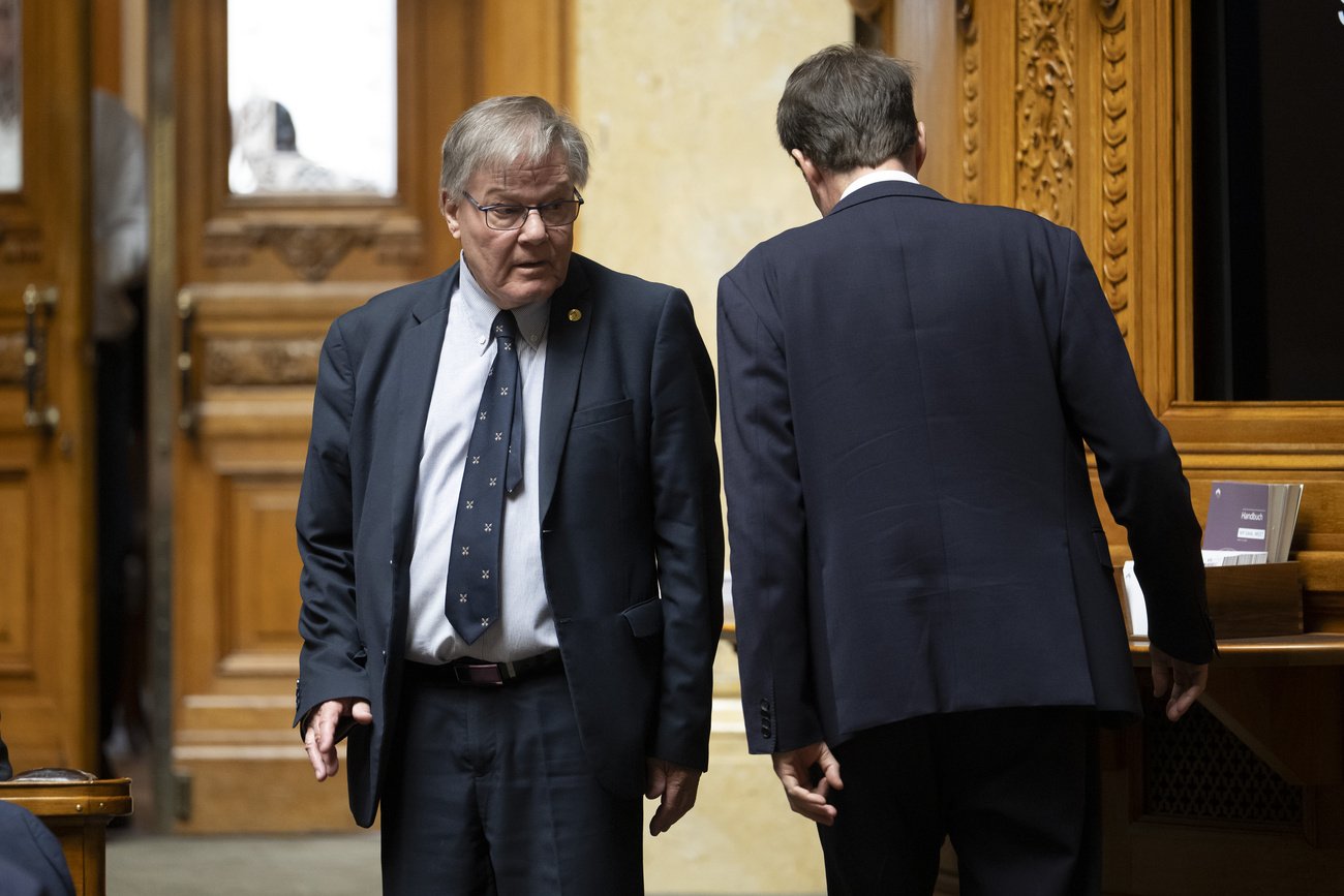 Daniel Sormanni (MCG, GE, links) noch einmal im Gespräch mit SVP-Fraktionschef Thomas Aeschi vor den Schlussabstimmungen von heute Freitag. Bild: Keystone