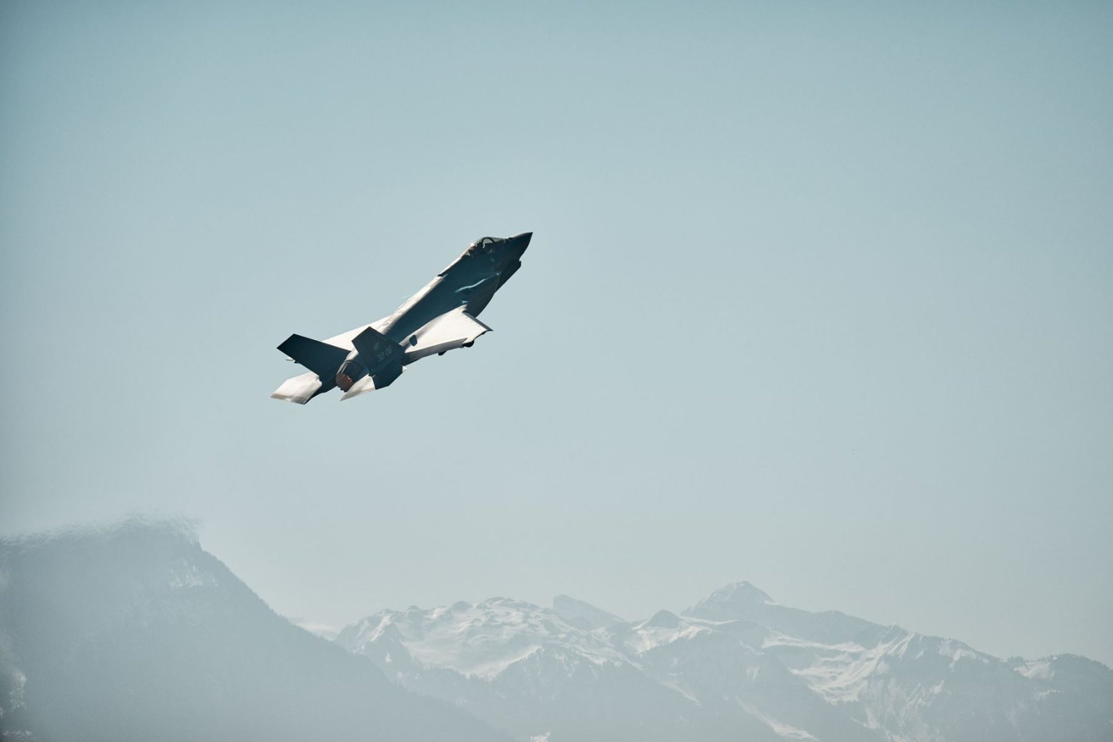 Hebt ab: Ein F-35 über dem Schweizer Flugplatz Payerne. Bild: VBS/DDPS