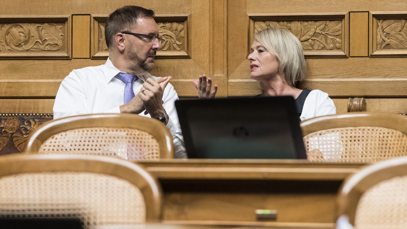 Mit dem Vorgehen werden ausgerechnet Politiker mit dem Dossier betraut, die offen zugegeben haben, dass sie die Rahmenverträge nicht oder kaum gelesen haben, wie Elisabeth Schneider-Schneiter (Mitte, BL) oder Hans-Peter Portmann (FDP, ZH). Bild: Keystone