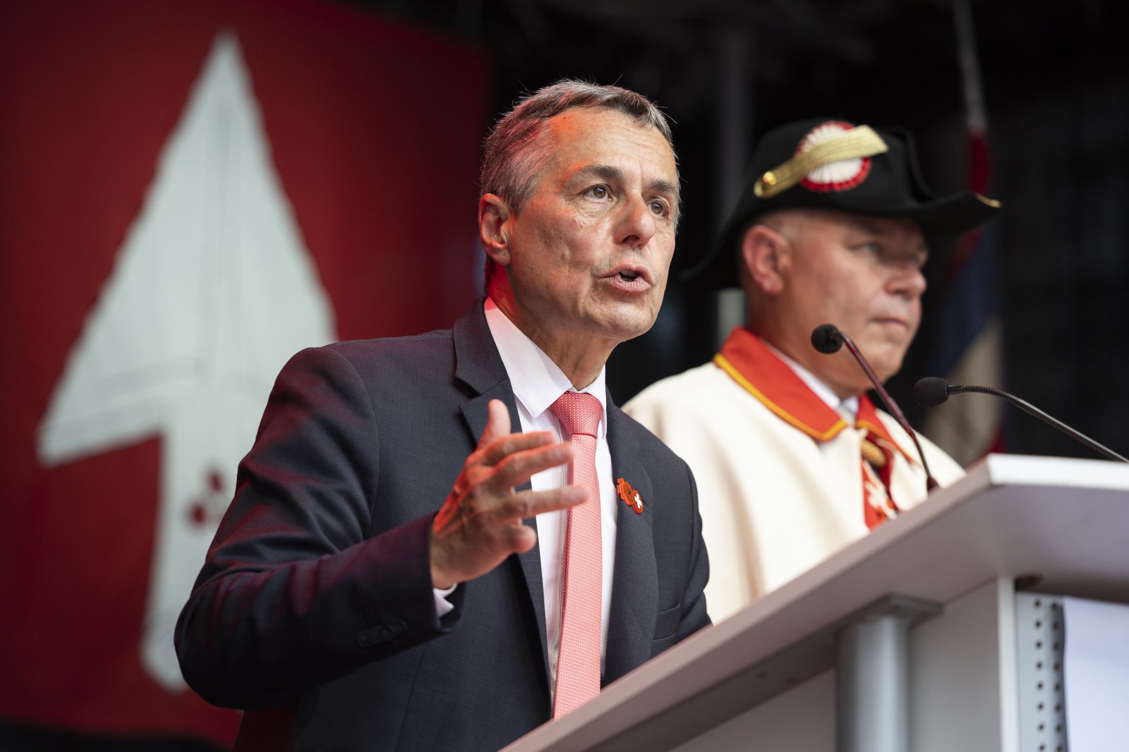 Mit der Neutralitätsfrage beschäftigt: Ignazio Cassis an der Bundesfeier in Grenchen. Bild: Keystone