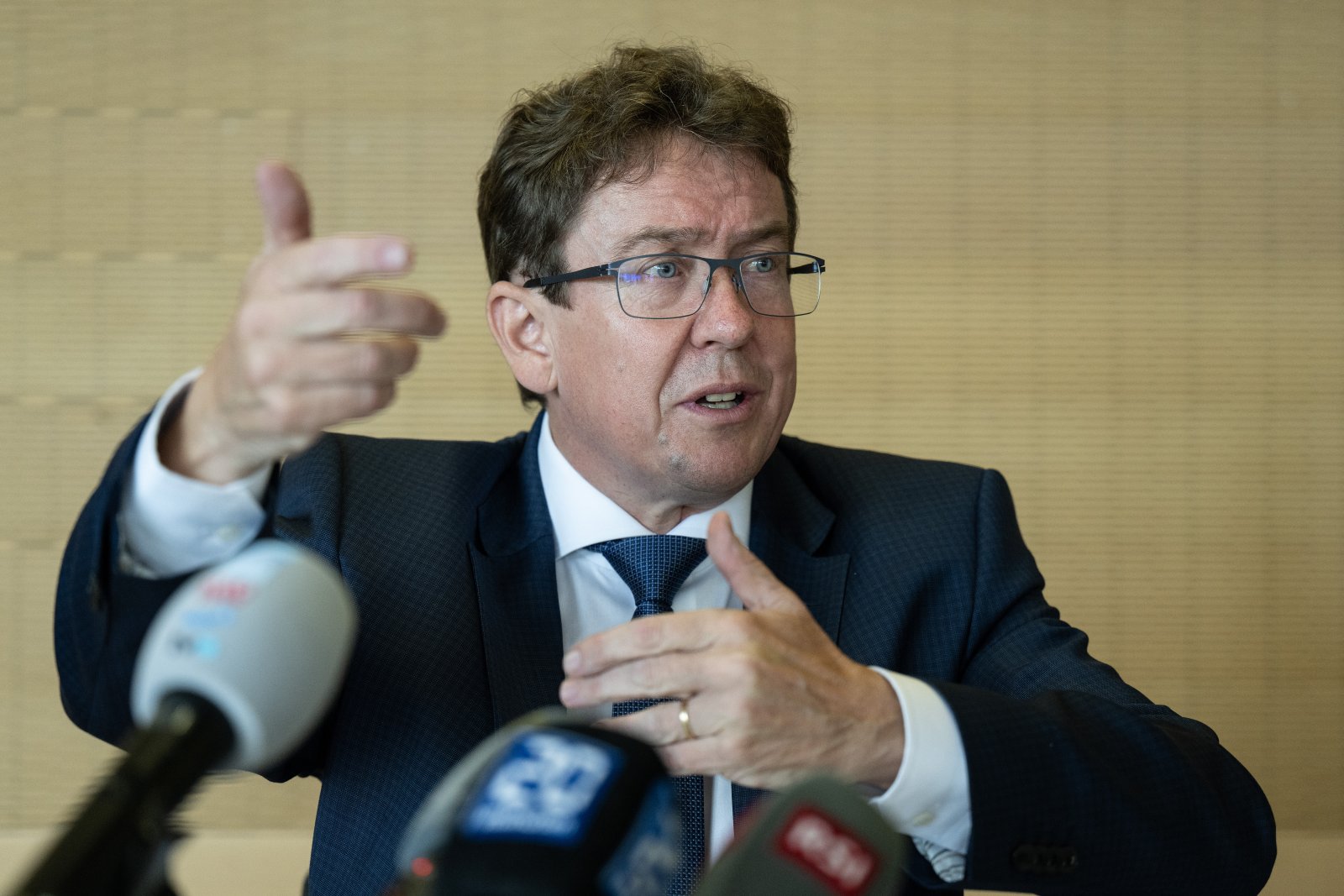 Alber Rösti erläutert seine Bundesratskandidatur. (Bild: Keystone)