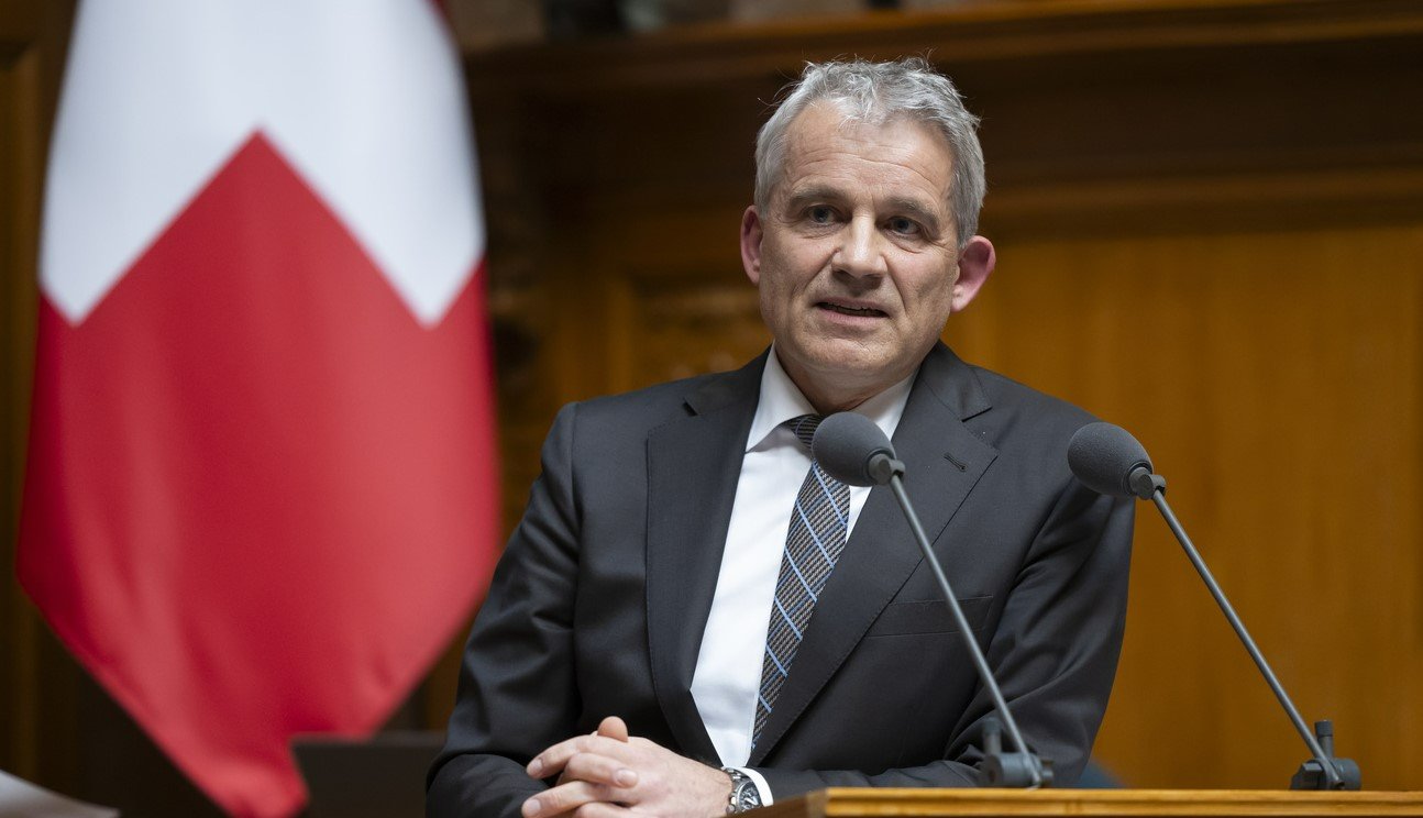 Neuer Migrationsschub: Bundesrat Beat Jans (SP) spricht im Parlament über die Praxisänderung bei den Afghaninnen. Bild: Keystone