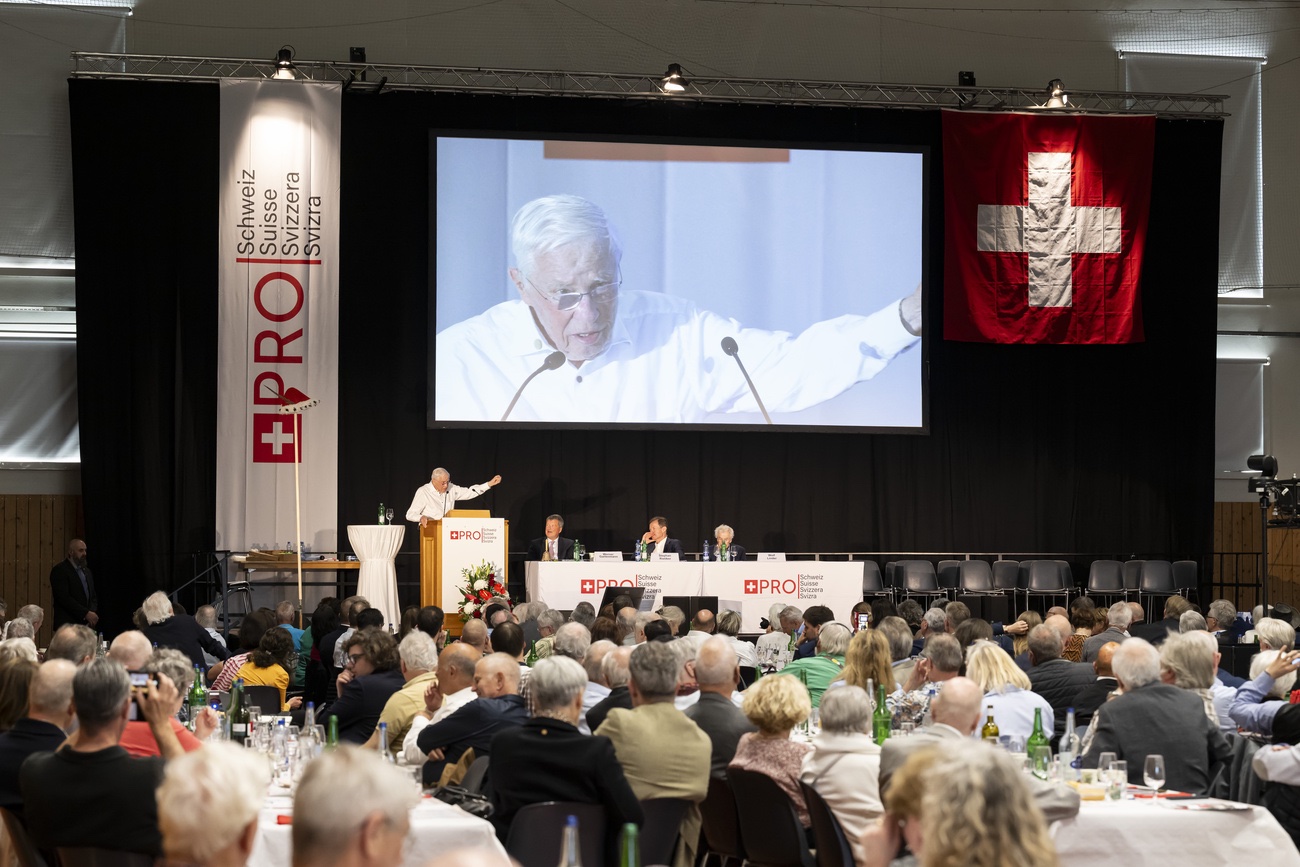 Christoph Blocher spricht an der Versammlung von Pro Schweiz vom 18. April 2026 in Bern. Bild: Keystone