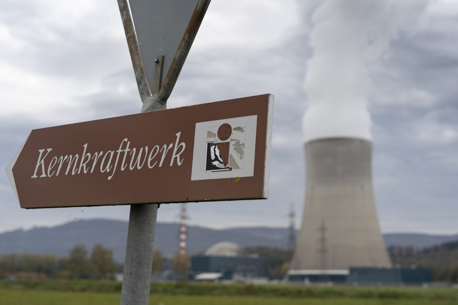 Der Bund müsste auch die Verfahren für den Bau von AKW beschleunigen: Kernkraftwerk Gösgen. Bild: Keystone