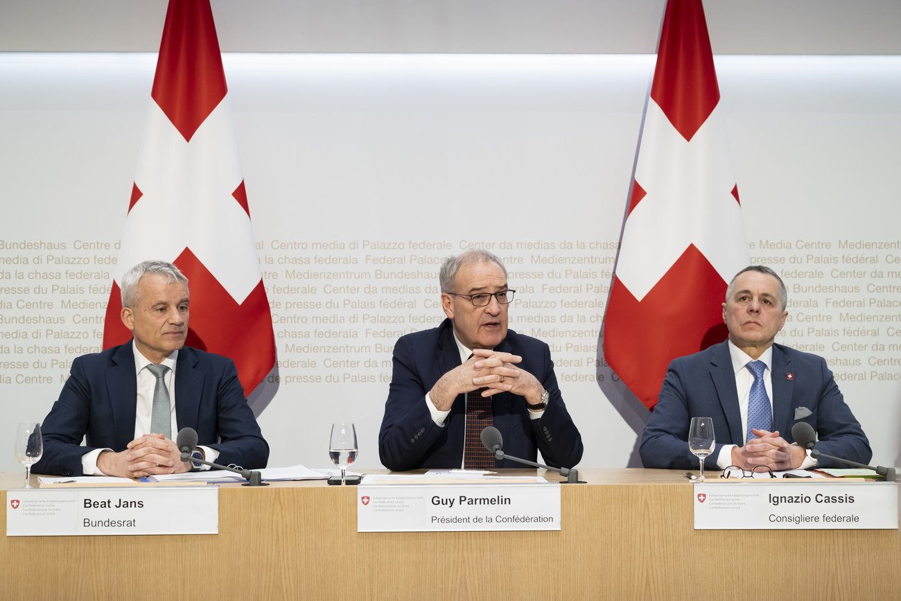 Medienkonferenz für die Rahmenverträge mit drei ziemlich gelangweilten Bundesräten – und einer ganzen Reihe von Aussagen, die nicht haltbar sind. Bild: Keystone