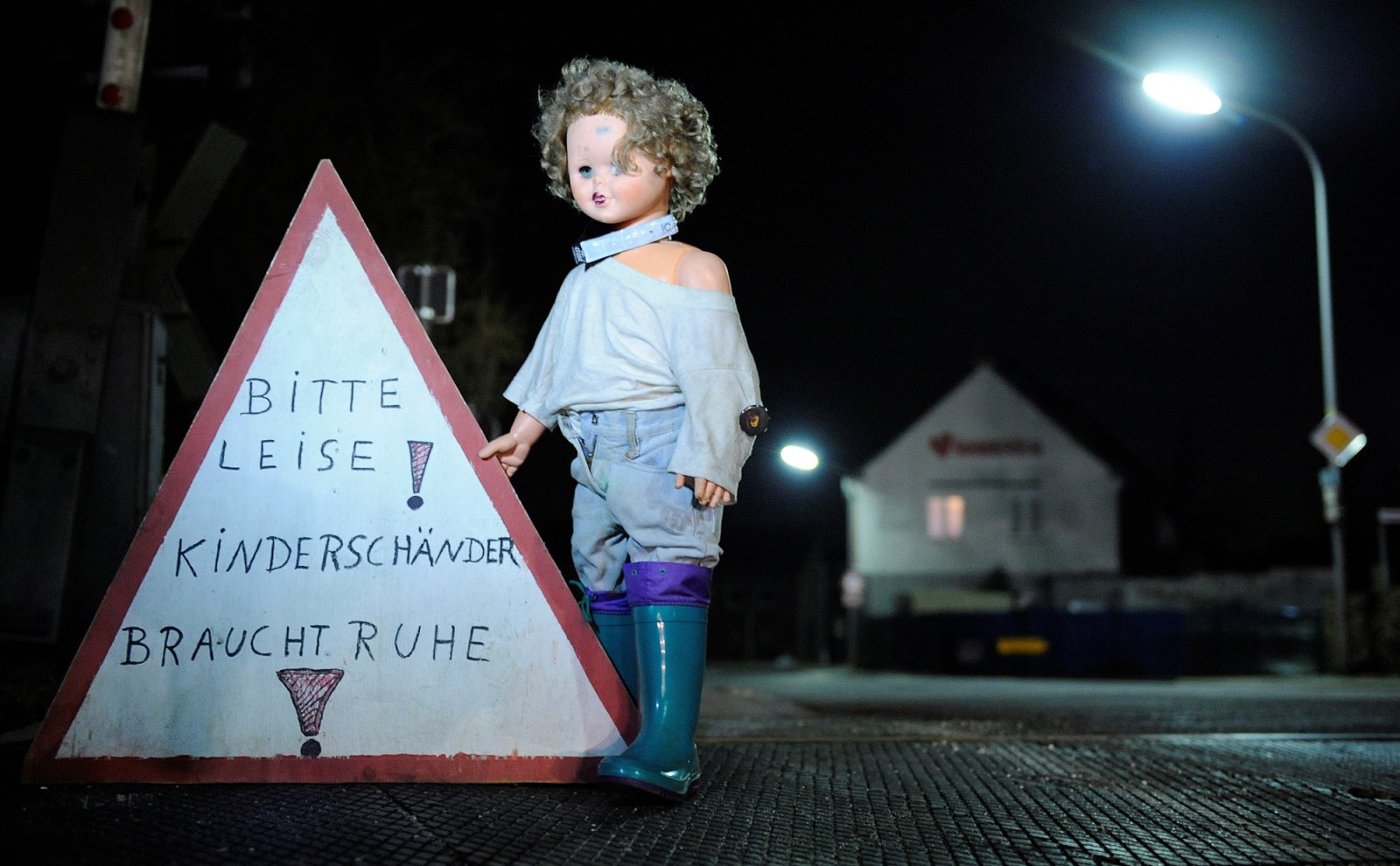 Die Härtefallklausel verkommt zum Täterschutz: Die grosse Mehrheit der pädokriminellen Ausländer darf in der Schweiz bleiben.