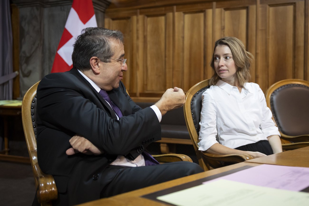 Die zwei Linksfreisinnigen Johanna Gapany (FR) und Pascal Broulis (VD) genehmigen Steuererhöhungen in Milliardenhöhe auf Kosten der aktiven Generation. Archivbild: Keystone