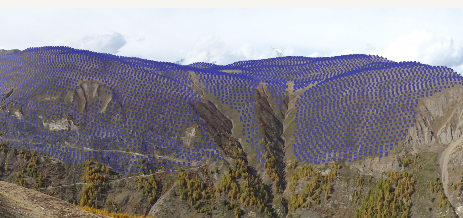 Fotovoltaik-Module, so weit das Auge reicht: Projekt «Grengiols Solar». Visualisierung: IG Saflischtal