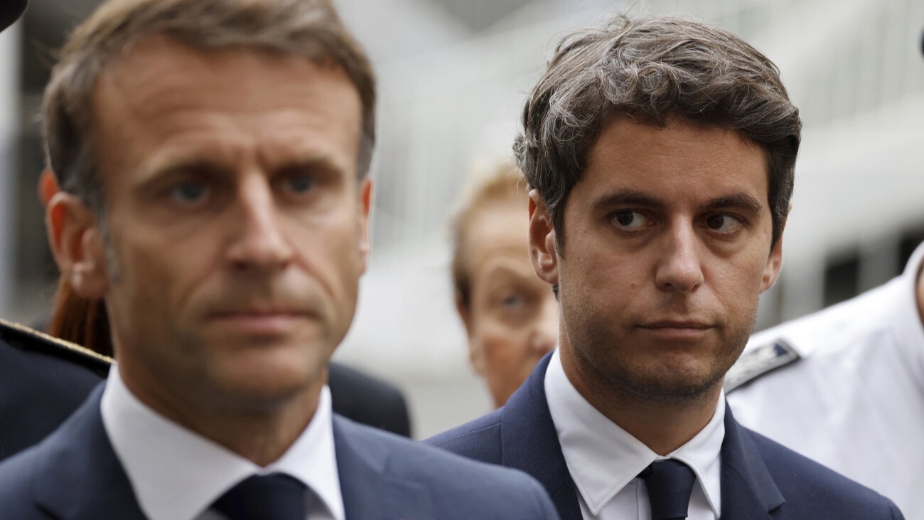 Präsident Emmanuel Macron und sein (Noch-) Premierminister Gabriel Attal. Bild: Archiv