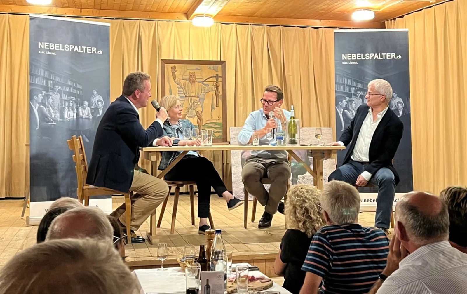 Toller Abend vor grosser Kulisse: Bern einfach Live aus dem «Haus der Freiheit».