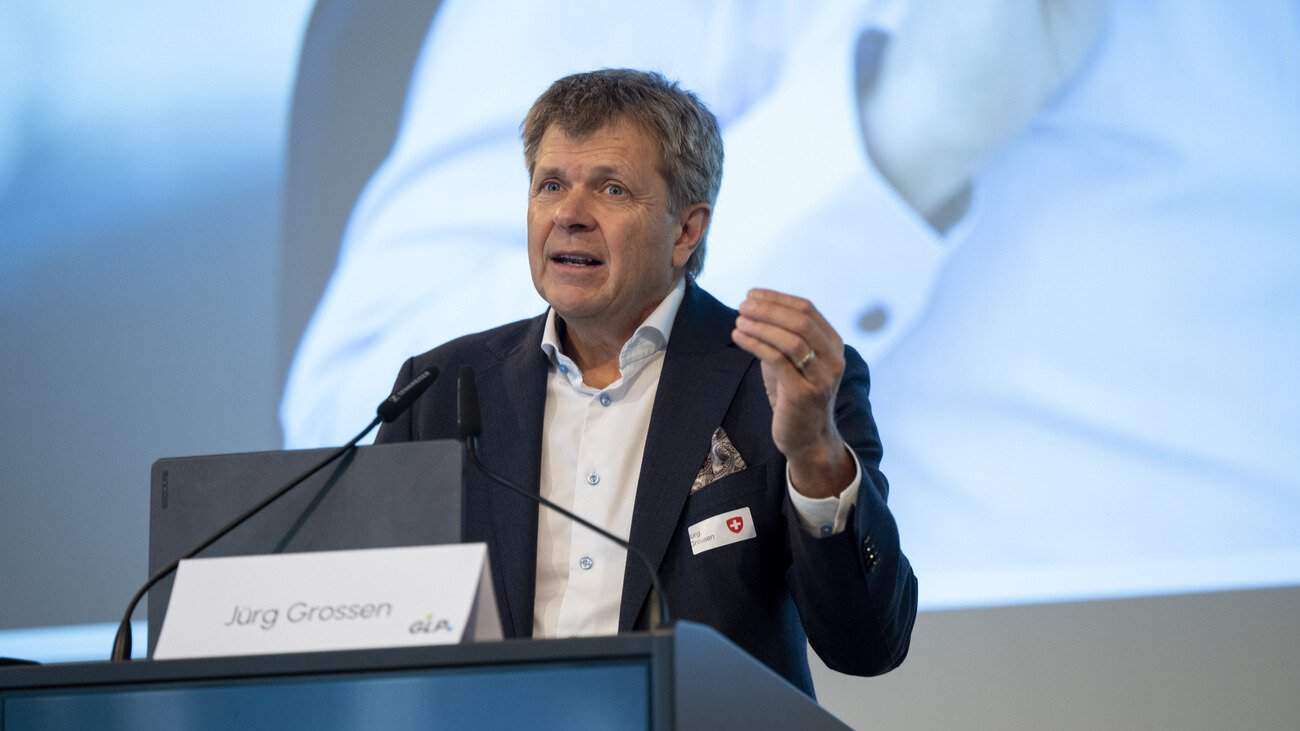 GLP-Nationalrat Jürg Grossen setzt zur Replik an. Bild: Keystone