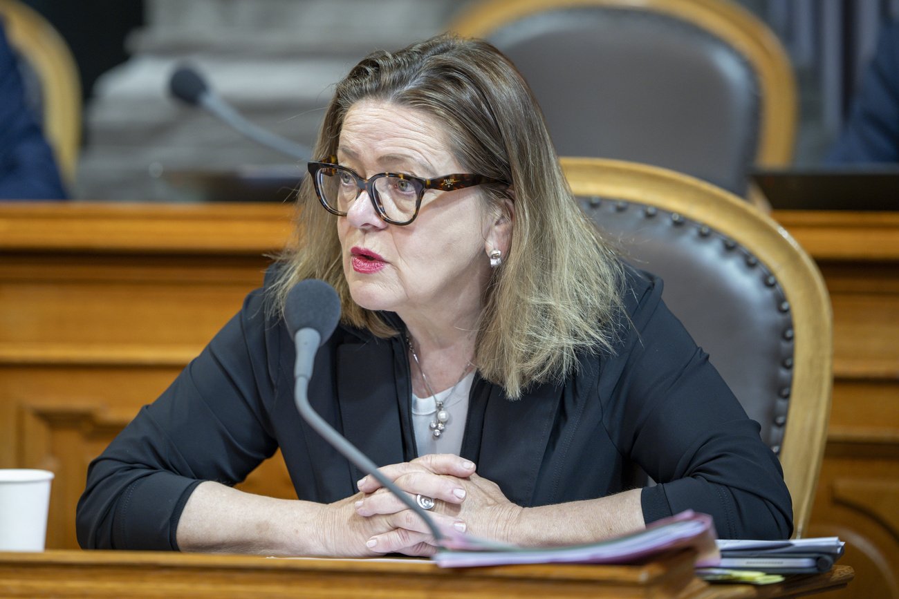 Präsidentin der Staatspolitischen Kommission und Befürworterin einer Abstimmung mit doppeltem Mehr: Ständerätin Heidi Z'graggen (UR, Mitte). Bild: Keystone