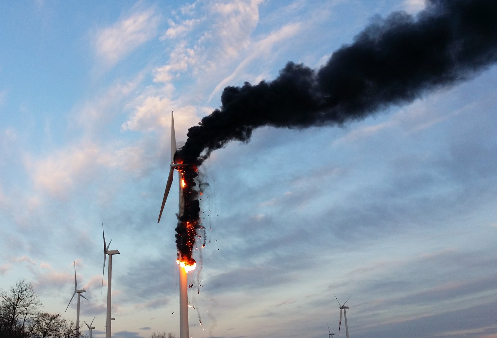 Brand einer Windturbine in Österreich 2017. Bild:  Keystone