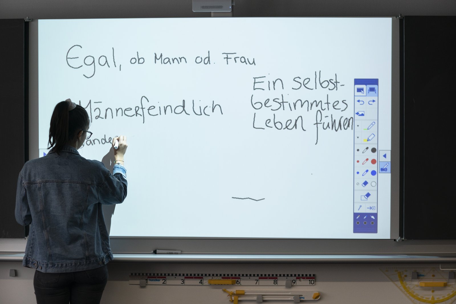 Das Gymnasium wird politischer und digitalisierter. Bild: Keystone
