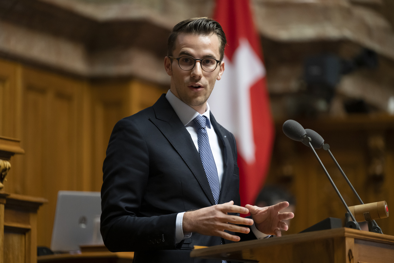 Andri Silberschmidt (FDP/ZH) wünscht sich bei der Sozialpolitik mehr Unterstützung der bürgerlichen Parteien. (Bild: Keystone)
