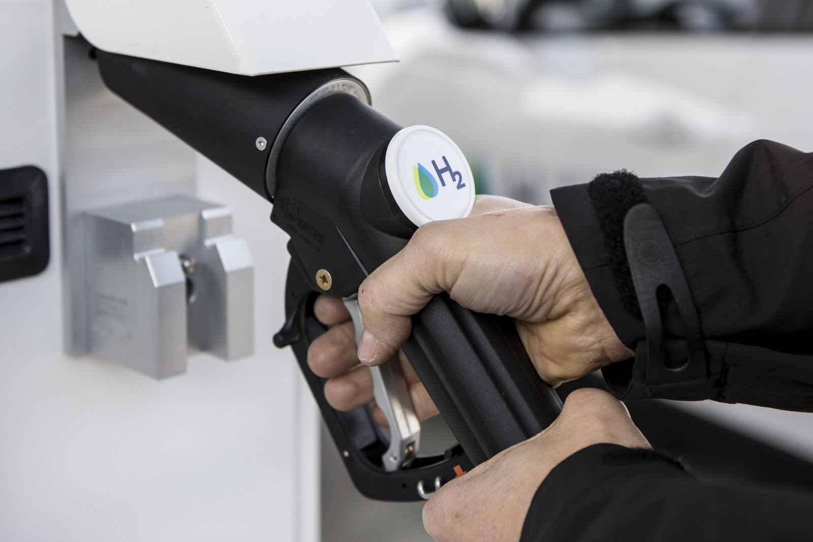 Kann sich Wasserstoff als Treibstoff durchsetzen? Wasserstoff-Tankstelle in Hunzenschwil AG. Bild: Keystone