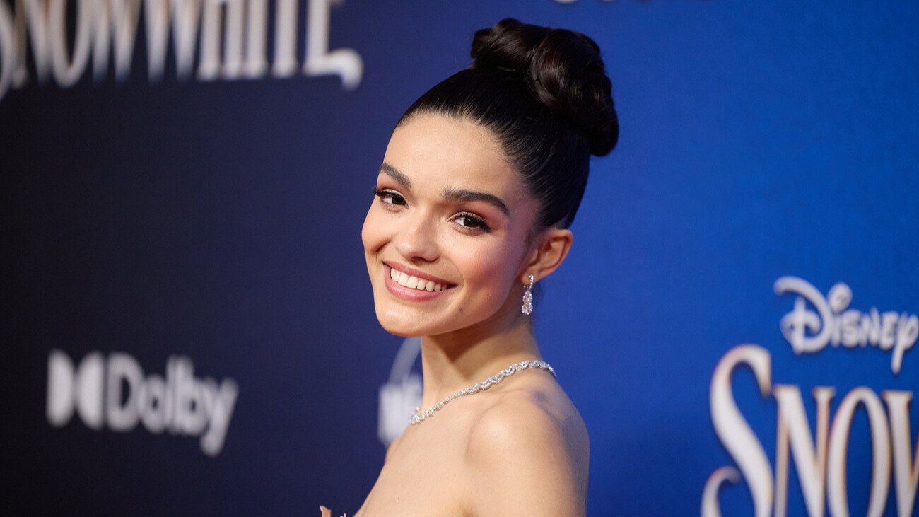 Zu wenig braun? Rachel Zegler an der Premiere von Disneys «Snow White». Bild: Keystone