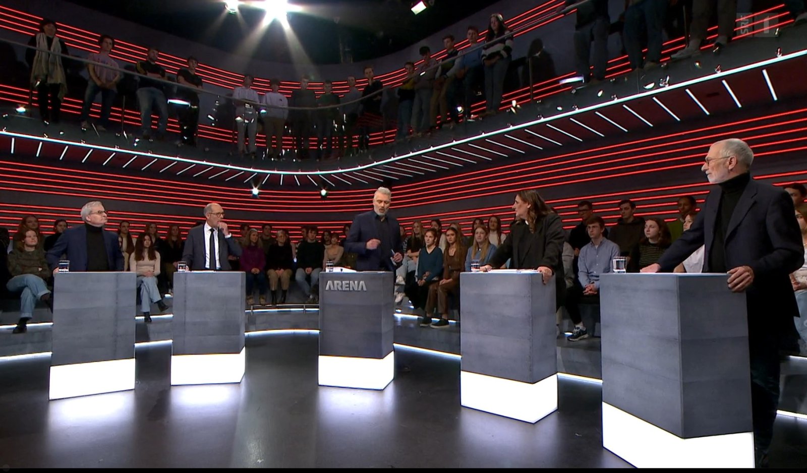 «Swiss House of Cards»: Die Arena-Diskussion über Intrigen, Macht und Leaks im Bundeshaus. Bild: Screenshot SRF