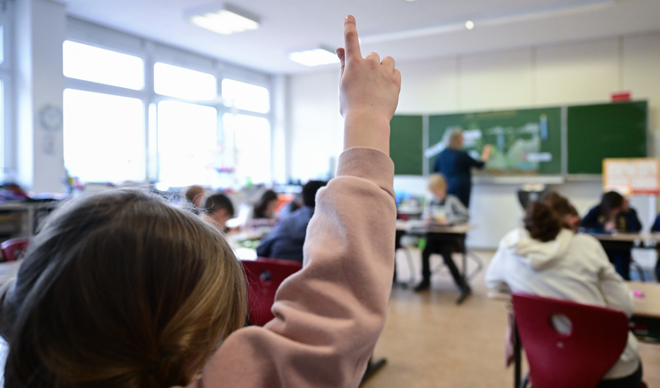 Welches Schulmodell ist für lernschwache Kinder besser? Bild: Keystone