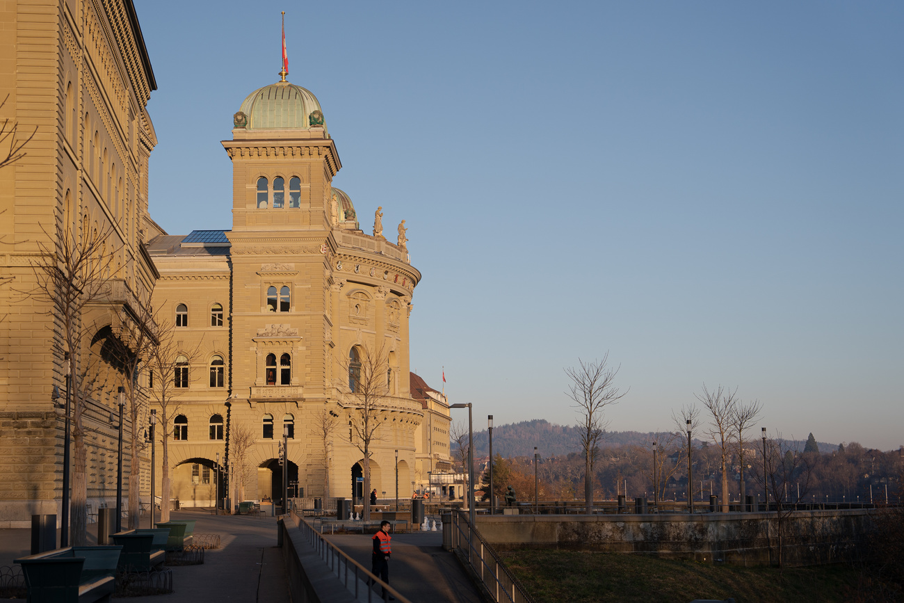 Der Palast von Bern: Der Staat nimmt immer mehr Einfluss auf Wirtschaft und Privatleben der Schweiz. (Bild: Keystone/Manuel Lopez)