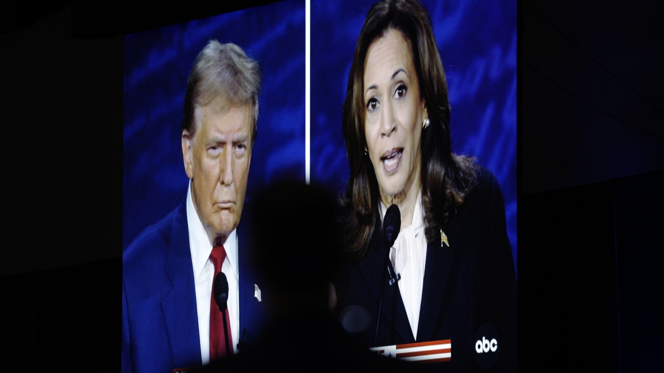 Kamala Harris und Donald Trump in Philadelphia, wo die Debatte stattfand. Bild: Keystone