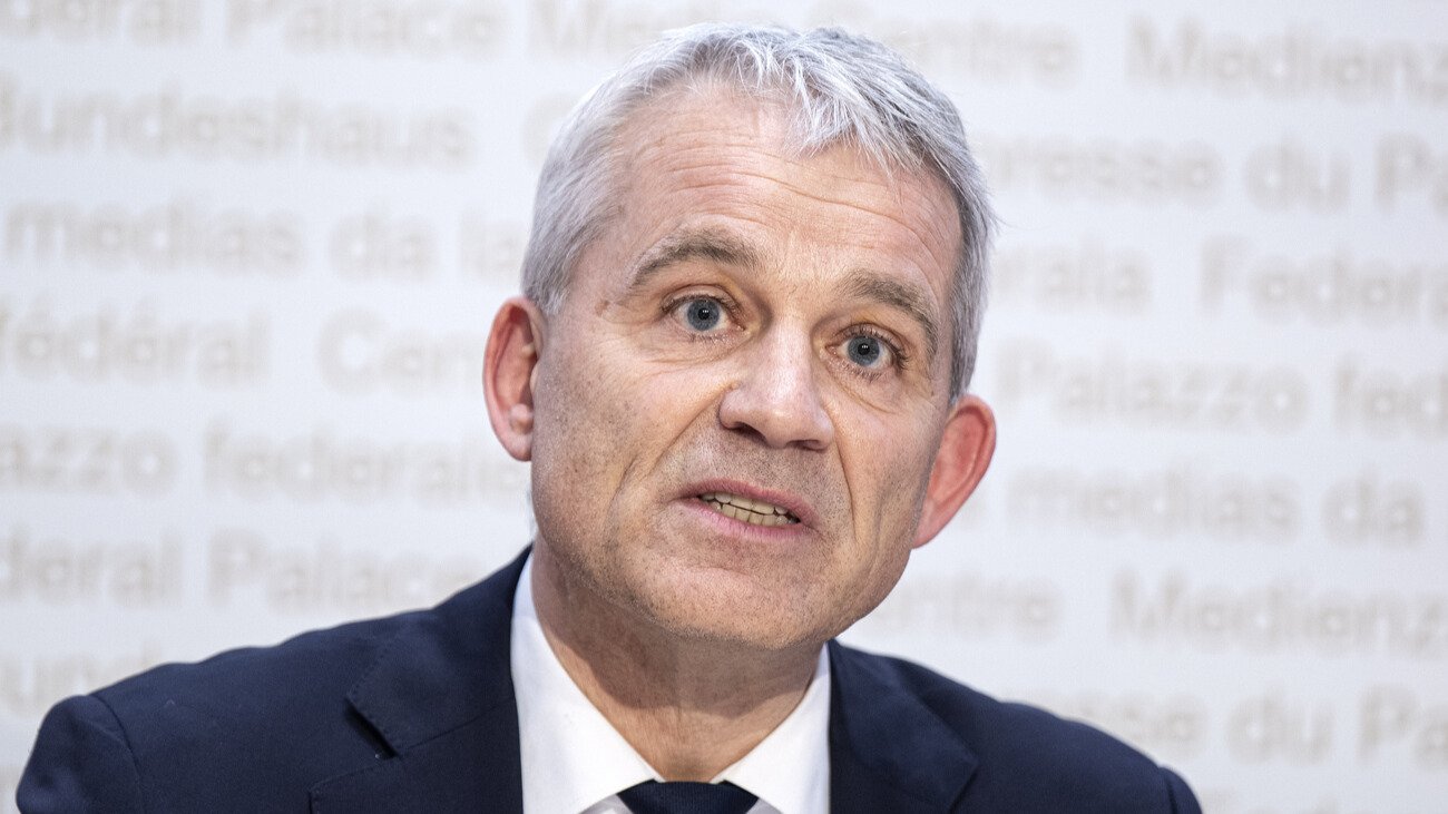 Stützt sich in der Frage um das Ständemehr auf das Gutachten des Bundesamtes für Justiz: Bundesrat Beat Jans. Bild: Keystone