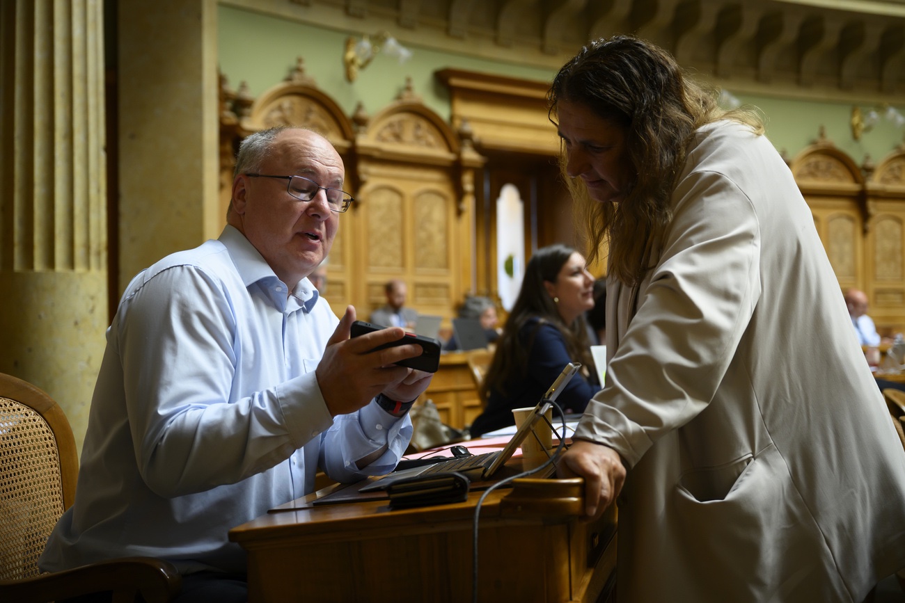 Die SP-Parteigrössen Pierre-Yves Maillard und Jacqueline Badran (Bild vom 8.6.2022) sind mit den Äusserungen von Rudolf Strahm nicht einverstanden. Bild: Keystone
