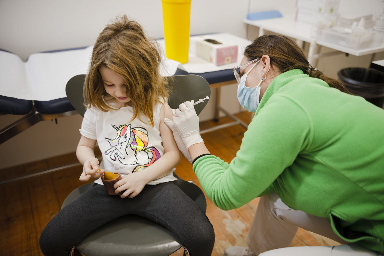 Wegen Covid-19 wurde Millionen von Kindern nicht mehr gegen Infektionskrankheiten geimpft. Bild: Keystone