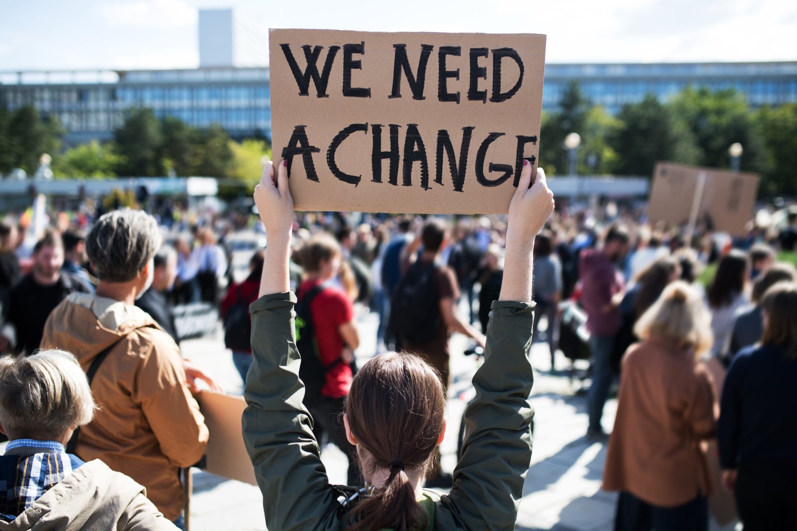 Die Proteste der Klimajugend führen zu immer schärferen CO2-Zielen. Bild: Shutterstock