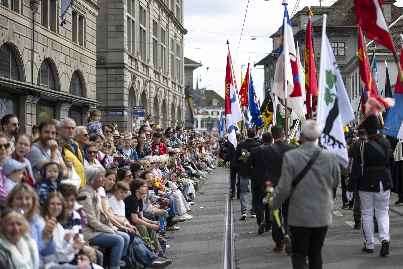 Teilnehmende am traditionellen Umzug der Zünfte am Zürcher Sechseläuten am Montag, 20. April 2026 in Zürich. Bild: Keystone