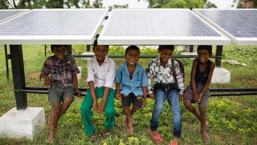 «Echte Zeitenwende»: Kinder aus dem indischen Solar-Dorf Dharnai. Bild: Greenpeace