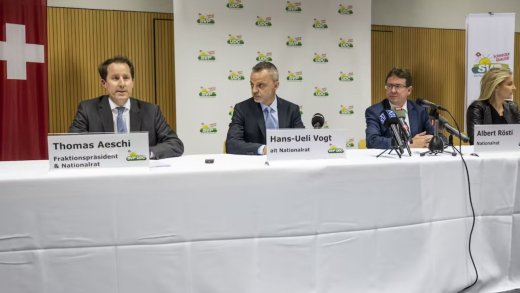 Aeschi, Vogt und Rösti bei der Pressekonferenz am vergangenen Freitag in Hérémence im Wallis. Vogt und Rösti sind Kandidaten für den Bundesrat.