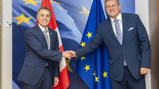 Da war noch Zuversicht: Bundesrat Ignazio Cassis (links) und Maroš Šefčovič, Vizepräsident der EU-Kommission am 15.November 2021 in Brüssel. (Bild: keystone)