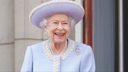Elisabeth II., Königin des Vereinigten Königreichs von Grossbritannien und Nordirland. Sie sass 70 Jahre lang auf dem Thron.