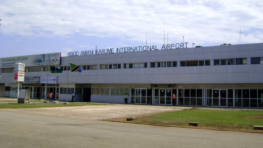 Der internationale Flughafen von Sansibar. (Bild: Blue Dot / Wikimedia)