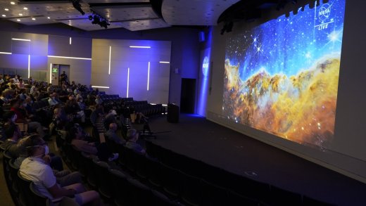 Blick in die Tiefen des Universums: Präsentation von Bildern des neuen James Webb Space Telescope, Juli 2022. Bild: Keystone