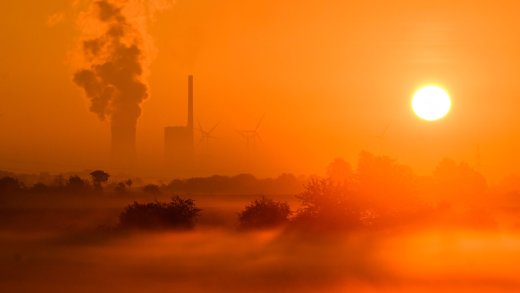 Kohle aus Südafrika: Blick auf das Kraftwerk Mehrum in Niedersachsen, das seit August wieder Strom produziert. Bild: Keystone