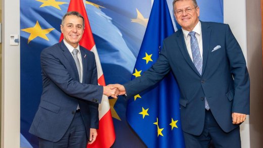 Bundesrat Ignazio Cassis im Austausch mit Maros Sefcovic, EU-Kommissar, in Brüssel. Sefcovic, ein Slowake, ist für die Beziehungen zur Schweiz zuständig.