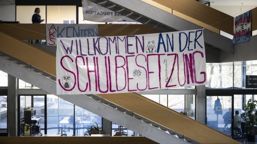 Die Handhabung von Gesetzerbrüchen ist viel zu lasch: Besetzung der Kantonsschule Enge, Zürich. Bild: Keystone