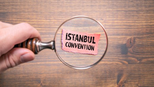 Im Rahmen der Istanbul-Konvention des Europarats fliessen Finanzhilfen an Organisationen, die sich gegen Gewalt an Frauen engagieren.