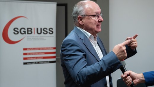 Pierre-Yves Maillard, Präsident des Schweizerischen Gewerkschaftsbundes fordert höhere Lohnbeiträge, die zu Arbeitsplatzabbau führen. (Bild: Keystone)
