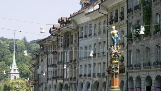 Symbolbild des Gerechtigkeitsbrunnens in der Berner Altstadt. Dargestellt ist die Justitia, die Göttin der Gerechtigkeit. (Bild: Keystone/Gaetan Bally)