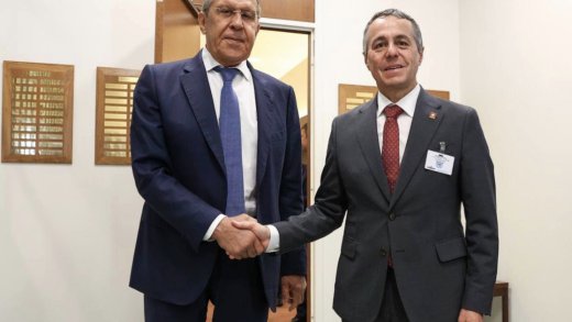 Immer recht freundlich. Bundespräsident Ignazio Cassis trifft in New York den russischen Aussenminister Sergei Lawrow. Quelle: Twitter