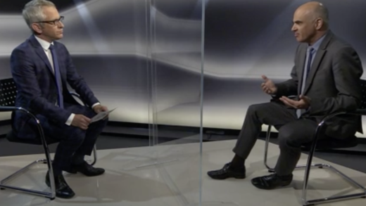 Bundesrat Alain Berset im Interview mit Gion-Duri Vincenz. (BIld: Screenshot «10vor10», SRF)