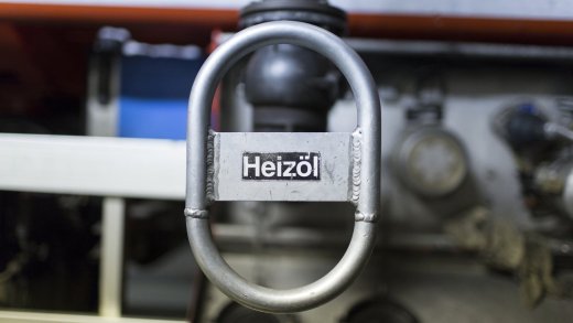 Fliesst Heizöl bald in Schweizer Kraftwerke? Bild: Keystone