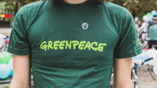 Greenpeace ist gemäss eigener Definition eine «Kampagnenorganisation». Steuerbefreit wird sie trotzdem, im Unterschied zu bürgerlichen Stiftungen (Bild: Tinxi / Shutterstock.com)