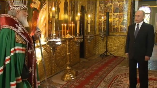 Der russisch-orthodoxe Patriarch Kyrill I. segnet Wladimir Putin (2018 in Moskau). 