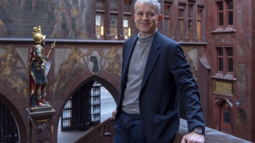 Basel will offenbar die Welt retten: Regierungspräsident Beat Jans im Basler Rathaus. Bild: Keystone