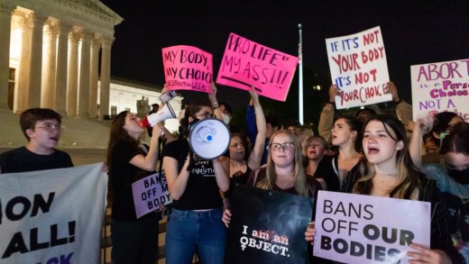 Frauen demonstrieren vor dem Supreme Court in Washington für das Recht auf Abtreibung.